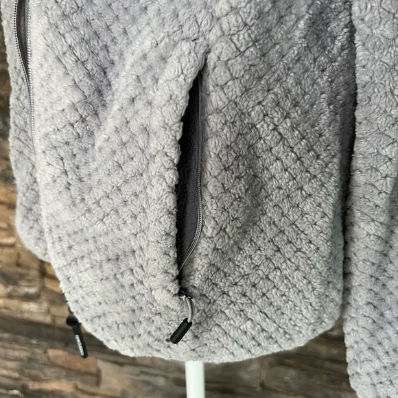 New Balance Gray Teddy Jacket Soft Quilted Design - Picture 6 of 13
